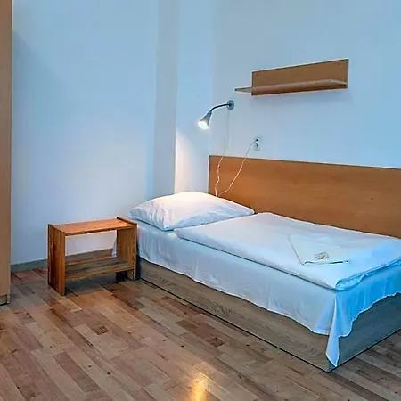 Turist 호스텔 *